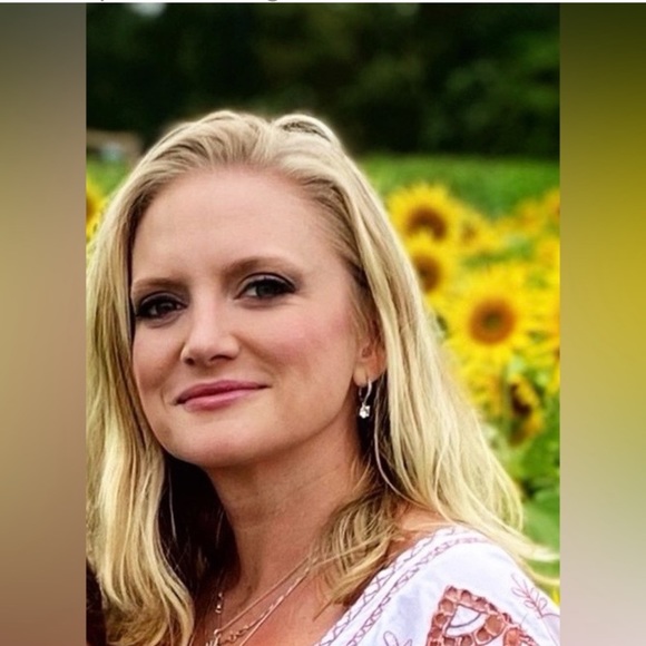 Meet your Posher, Grace - Picture 1 of 2